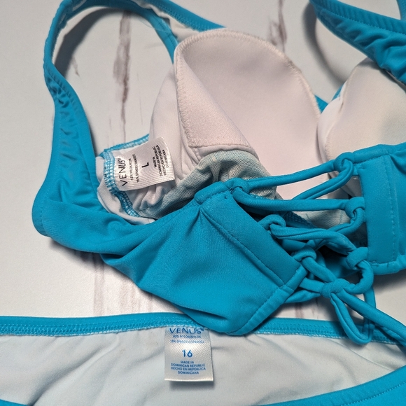 Venus Bikini - Picture 2 of 3